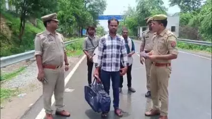सिरसागंज: नसीरपुर थाना पुलिस ने जिला बदर अपराधी को जिले से बाहर किया, 6 माह तक बाहर रहने की दी हिदायत