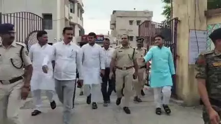 रफीगंज: रफीगंज में मोहर्रम पर्व के अवसर पर पुलिस अधीक्षक ने किया फ्लैग मार्च