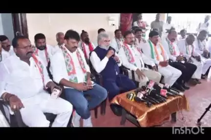 వికారాబాద్: ప్రతిపక్ష నేత ఏఐసీసీ అధ్యక్షులు మల్లికార్జున కరిగే సమావేశాన్ని విజయవంతం చేయాలి: స్పీకర్ గడ్డం ప్రసాద్ కుమార్