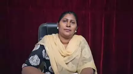 తాడిపత్రి: పేదలు అపాయింట్మెంట్ లేకుండా సీఎం చంద్రబాబును కలవచ్చనడానికి చర్మకారుడే నిదర్శనం మాల కార్పొరేషన్ డైరెక్టర్ కొంకరి కమలమ్మ