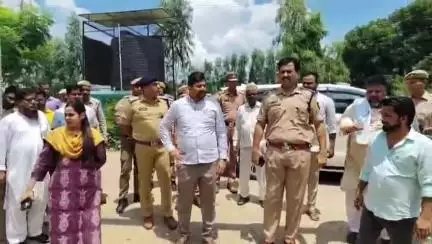 लहरपुर: डीएम व एसपी ने नगर क्षेत्र व कर्बला में ताजिया दफनाने के स्थान का निरीक्षण कर, मोहर्रम शांतिपूर्ण मनाने की अपील की