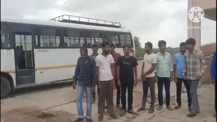 নলহাটি ২: কেউ বাংলাদেশি নয়, সঠিক প্রমাণ পত্র দিয়ে ছাড়া পেল ওড়িশায় আটকে থাকা শুক্রাবাদ সহ অন্যান্য গ্রামের 19জন পরিযায়ী শ্রমিক
