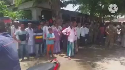 নগাঁও: বগৰিগুৰি উন্নয়ন খণ্ডত গাঁও পঞ্চায়তৰ সভাপতি, উপ-সভাপতিৰ নিৰ্বাচন শান্তিপূৰ্ণভাৱে হোৱা বুলি মন্তব্য বিধায়ক নুৰুল হুদাৰ