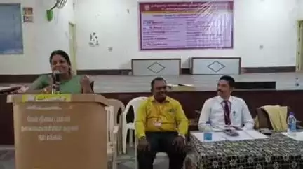 நாமக்கல்: "விளையாட்டு போட்டிகளிலும் சாதனை படைக்க வேண்டும்" சி.இ.ஓ மகேஸ்வரி மோகனூரில் உள்ள அரசு பள்ளி மாணவர்களுக்கு அறிவுறுத்தல்