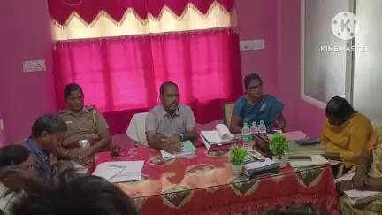 நாட்றாம்பள்ளி: கல்குவாரி வேண்டாம் என ஊர்பொதுமக்கள் அளித்த மனுவின் மீது வட்டாட்சியர் அலுவலகத்தில் வருவாய் கோட்டாட்சியர் பேச்சுவார்த்தை