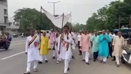 વડોદરા દક્ષિણ: આચાર્ય લલિતસેનસુરી મહારાજ નો પુણ્ય પવિત્ર જૈન સંઘ,સંગમ ખાતે  વાજતેગાજતે ચાતુર્માસિક પ્રવેશ