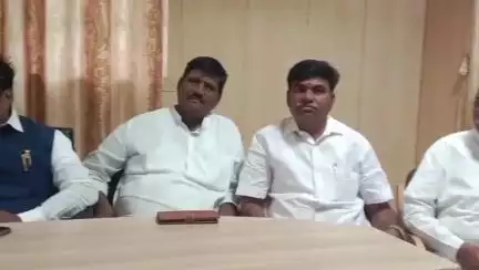 ಬೀಳಗಿ: ರೈತ ಮುಖಂಡ ಬಳಗನೂರ ವಿರುದ್ಧ ಕಾಂಗ್ರೆಸ್ ಮುಖಂಡರ ಆಕ್ರೋಶ,ಪಟ್ಟಣದಲ್ಲಿ ಕಾಂಗ್ರೆಸ್ ಮುಖಂಡರ ಸುದ್ದಿ ಗೋಷ್ಠಿ