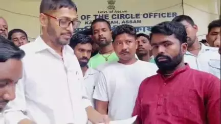 শিলচর: সিন্ডিকেটের ওভারলোড গাড়ি বন্ধ করার দাবিতে কাটিগড়ায় সার্কেল অফিসারকে ডেপুটেশন দিল সাধারণ মানুষ