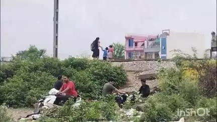 भीलवाड़ा: भीलवाड़ा में अंडरब्रिजों में भरा बारिश का पानी, जान जोखिम में डालकर पटरी पार कर रहे लोग, जिम्मेदार मौन