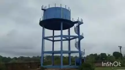 जशपुर: जल जीवन मिशन के कार्यों में प्रगति की जानकारी के लिए कार्यपालन अभियंता ने गांव का निरीक्षण किया