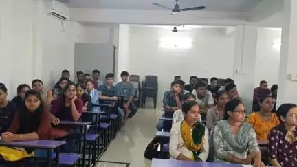પલસાણા: ચૌધરી સમાજ, સાંસ્કૃતિક હોલ ધામડોદ, ખાતે GPSC વર્ગ 3 જનરલ અને તલાટીની સ્પર્ધાત્મક પરીક્ષા માટે મફત કોચિંગ ક્લાસ શરૂ
