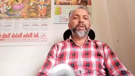 निरमंड: निरमंड क्षेत्र में सेब पर मंडराया वूली एफिड का खतरा, लाल सिंह ठाकुर बागवान