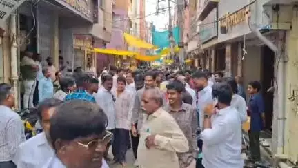 ಬಳ್ಳಾರಿ: ನಗರದ 11ನೇ ವಾರ್ಡಿನ ವ್ಯಾಪ್ತಿಯ
ಸಣ್ಣ ಮಾರುಕಟ್ಟೆಯ ಮರು ನಿರ್ಮಾಣ ಶೀಘ್ರ ಆರಂಭ: ನಗರದಲ್ಲಿ ಶಾಸಕ ನಾರಾ ಭರತ್ ರೆಡ್ಡಿ