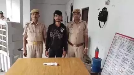 बांदा: शहर कोतवाली पुलिस ने चाकू से हमला करने वाले अभियुक्त को एक अवैध तमंचा और एक जिंदा कारतूस के साथ किया गिरफ्तार