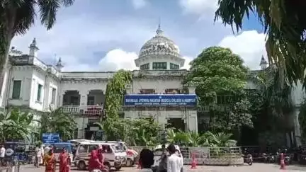 কোচবিহার ১: পথ দুর্ঘটনায় গুরুতর যখম এক মোটরসাইকেল চালক, চিকিৎসাধীন কোচবিহার MJN মেডিকেল কলেজ ও হাসপাতালে