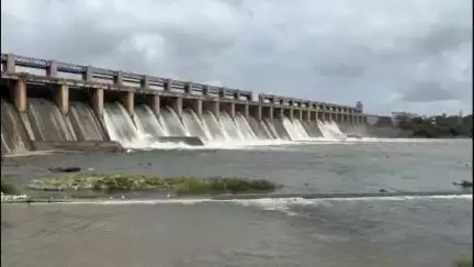 రాయదుర్గం: హొస్పేట వద్ద తుంగభద్ర రిజర్వాయర్ కు పోటెత్తిన వరద నీరు, 12 గేట్ల ద్వారా నదికి నీరు విడుదల, వారం పది రోజుల్లో HLC కి నీరు