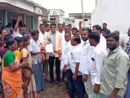 కోరుట్ల: మల్లాపూర్ మండలం చిట్టాపూర్ గ్రామంలో నూతన బోర్ కు శంకుస్థాపన చేసిన కోరుట్ల ఎమ్మెల్యే డాక్టర్ కల్వకుంట్ల సంజయ్