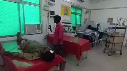 बदायूं: पनौटा गांव में पानी लगाने के विवाद के चलते चार लोगों ने एक युवक को फावड़ा मारकर किया घायल