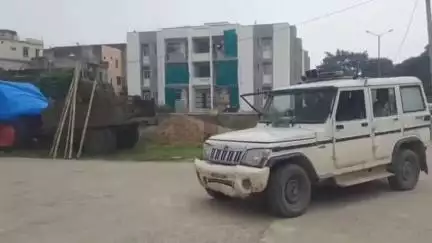 पोरसा: नगरा-अटेर मार्ग पर पोरसा पुलिस ने चोरी का ट्रैक्टर किया बरामद, एक आरोपी गिरफ्तार
