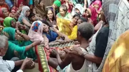 बदलापुर: कृष्णापुर गांव में गोमती नदी में नहाने गए बालक की डूबने से हुई मौत, परिजनों में मचा कोहराम