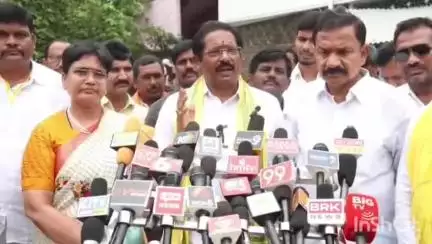 రాజకీయానికి రౌడీయిజానికి తేడా తెలియని వ్యక్తి జగన్: ప్రభుత్వ చీఫ్ విప్ జీవీ