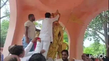 आगरा: अपना दल (S) में ब्रज क्षेत्र अध्यक्ष आगरा परिक्षेत्र बनने के बाद आगरा पहुंचे महेश चौधरी, दीवानी के पास हुआ भव्य स्वागत