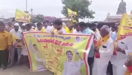రాజంపేట: ఒంటిమిట్ట కోదండ రాముని సన్నిధి నుంచి సుపరిపాలన కార్యక్రమంలో పాల్గొన్న టిడిపి రాష్ట్ర అధికార ప్రతినిధి మేడ విజయ శేఖర్