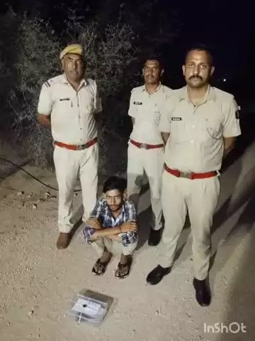 बीकानेर: देशनोक पुलिस ने पलाना के पास गश्त के दौरान देर रात एक युवक को अवैध हथियार के साथ किया गिरफ्तार