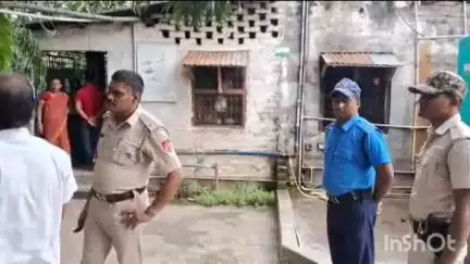 মানিকচক: ছাত্রের ঝুলন্ত দেহ উদ্ধারের ঘটনায় মানিকচকের রোজমেরি মিশনারি স্কুলে গেলেন IC সহ অন্যরা
