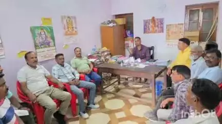 अल्मोड़ा: देवभूमि सफाई कर्मचारी संघ की अल्मोड़ा में हुई बैठक में तमाम समस्याओं पर चर्चा, स्थाई नगर आयुक्त की नियुक्ति की मांग