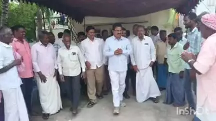 వనపర్తి: వెంకటాపురం గ్రామంలో మృతుడికి నివాళులర్పించిన మాజీ మంత్రి సింగిరెడ్డి నిరంజన్ రెడ్డి