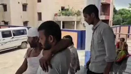 जगदीशपुर: इशाकचक थाना क्षेत्र में फ्लाईओवर निर्माण स्थल पर चोरी रोकने पर भड़के लोग, कर्मचारियों को फ्लाईओवर से फेंका