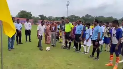 सरायकेला: सरायकेला के बिरसा मुंडा स्टेडियम में जिला स्तरीय सुब्रतो कप फुटबॉल प्रतियोगिता का आयोजन, उपायुक्त और जिला परिषद अध्यक्ष रहे उपस्थित
