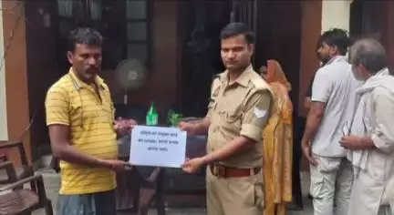 लालगंज: गोमाडीह गांव निवासी युवक के बैंक खाते से ₹60,300 हुए साइबर फ्रॉड, पुलिस ने कराए वापस, युवक के चेहरे पर आई मुस्कान