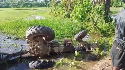 উত্তৰ লক্ষীমপুৰ: ৰঙানদী চুমনী গাঁৱত ভয়ংকৰ ট্ৰেক্টৰ দুৰ্ঘটনা, থিতাতে নিহত  ট্ৰেক্টৰত কৰ্মৰত এজন শ্ৰমিক
