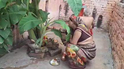 कन्नौज: गुरुवार को भगवान विष्णु की पूजा होती है, केले के वृक्ष में होता है वास, जानें कैसे करें पूजा-अर्चना