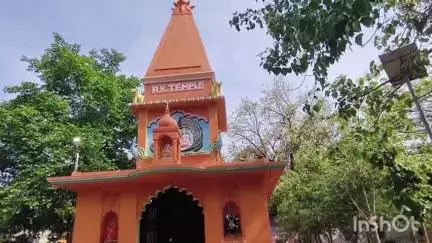 मानिकपुर: अस्पताल के अंदर परिसर में बना देवी माता का शानदार मंदिर, मरीज मांगते हैं दुआ