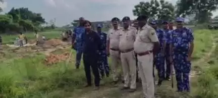 पूर्णिया पूर्व: न्यायालय के आदेश पर अंचल अधिकारी ने मधुबनी में जमीन पर दिलाया कब्जा
