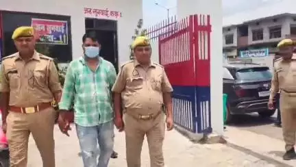 मऊ: दक्षिण टोला पुलिस ने चोरी की एक इलेक्ट्रिक स्कूटी के साथ एक शातिर चोर को किया गिरफ्तार