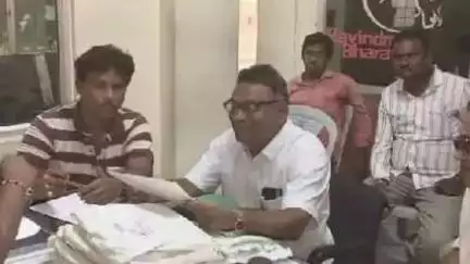 శ్రీకాకుళం: టెక్కలి లో ఓ ప్రైవేట్ పాఠశాల రికార్డులు స్వాధీనం చేసుకున్న  విద్యాశాఖ అధికారులు