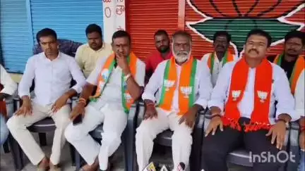 వేములవాడ: స్థానిక సంస్థల ఎన్నికల కోసమే రాష్ట్ర ప్రభుత్వం  ఆరాటం:బిజెపి నాయకులు