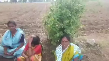 मोर्शी: वरला येथील शेतकऱ्यांचा रस्ता मागणीसाठी रस्त्यावरच ठिय्या #jansamasya