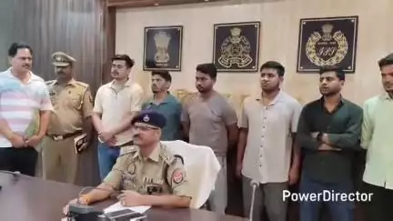कर्वी: मानिकपुर के झरी रेलवे फाटक के पास बीते दिनों हुई लूट के प्रयास की घटना का पुलिस ने किया अनावरण, 6 अभियुक्त गिरफ्तार