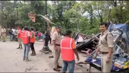 ऋषिकेश: नगर निगम और पुलिस ने नटराज से श्यामपुर फाटक तक अतिक्रमण हटाया, आगामी कावड़ यात्रा से पहले