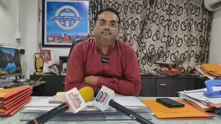ગાંધીધામ: કોર્પોરેશને એક દિવસમાં ૧.૦૩ કરોડના વેરાની વસૂલાતનો રેકોર્ડ બનાવ્યો; ડેપ્યુટી કમિશનર સંજયકુમાર રામાનુજે માહિતી વર્ણવી
