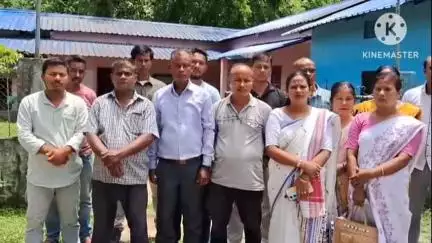 শিৱসাগৰ: খনামুখ গাঁ‌ও পঞ্চায়তৰ কাৰ্যালয়ত অগপৰ পঞ্চায়ত প্ৰতিনিধিয়ে বিজেপিৰ প্ৰাৰ্থীৰ সৈতে মিত্ৰতা ভংগ কৰাক লৈ বিজেপিৰ মৌন প্ৰতিবাদ