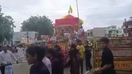 नरसिंहपुर: सुभाष पार्क से नगर में निकाली गई भगवान जगन्नाथ जी की भव्य रथ यात्रा