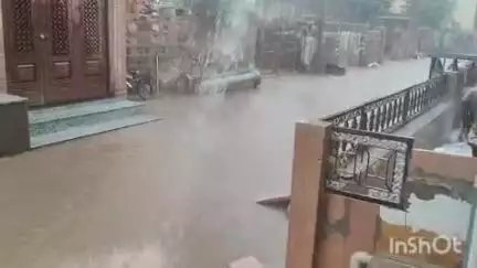 पोकरण: मूसलाधार बारिश से वार्ड संख्या 5 के कई मकानों में घुसा गंदा पानी, लोगों ने प्रशासन पर लगाए आरोप