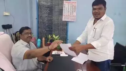 సిర్పూర్ టి: కాగజ్ నగర్‌లో బోనాల జాతరకు ఏర్పాట్లు చేయాలని మున్సిపల్ కమిషనర్‌కు వినతి పత్రం అందజేసిన పట్టణ ప్రజలు