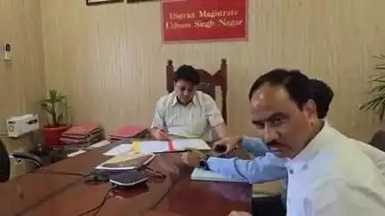 रुद्रपुर: जिले में त्रिस्तरीय पंचायत चुनाव के लिए कर्मचारियों का रेंडमाइजेशन कार्य हुआ संपन्न